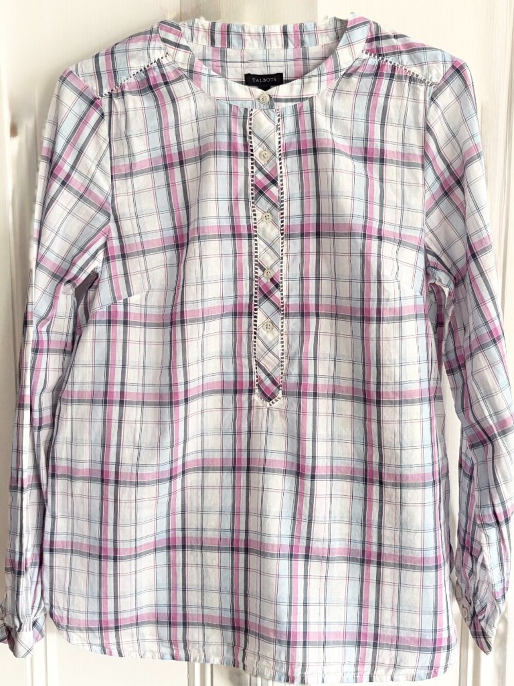 Adorable Talbots Women’s shirt plaid quarter button-down long sleeve /Size small